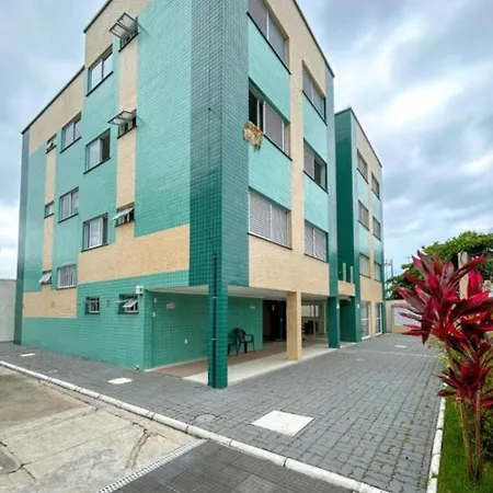 Apartamento pé na areia no centro de Bertioga-2